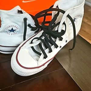 Original Chick Taylor Unisex Converse. Size 6.5 in women  and 4 in men's